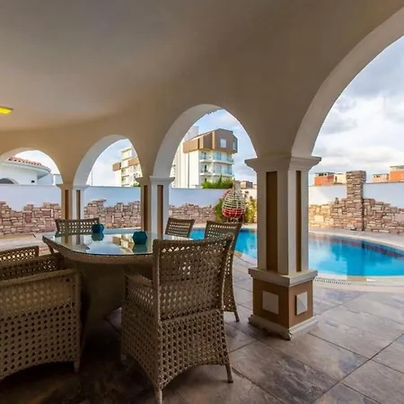 Luxurious With Private Pool In Antalya Szálloda